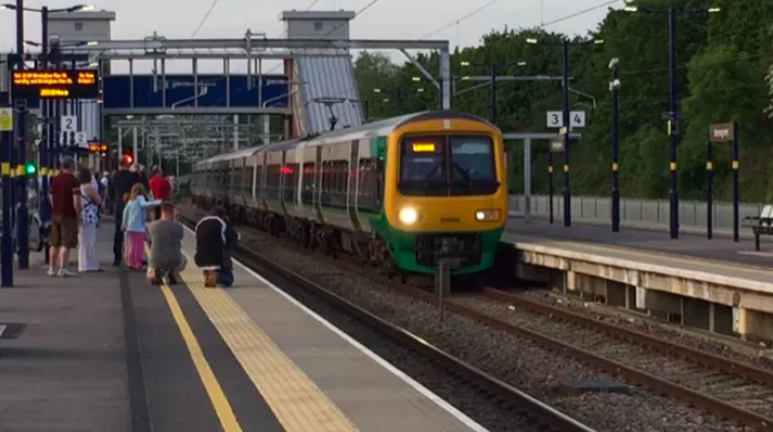 First electric train travels between Birmingham and Bromsgrove