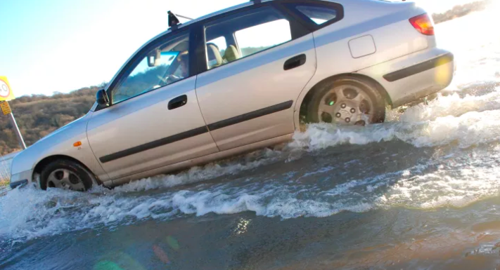 One in 20 motorists admit to breaking down after driving into floodwater