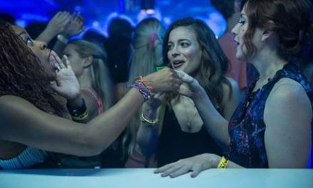 Netflix film IBIZA starring Gillian Jacobs, Vanessa Bayer, Phoebe Robinson and Richard Madden