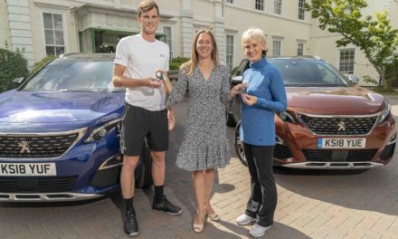 PEUGEOT DELIVERS NEW 3008 SUVS TO JAMIE AND JUDY MURRAY
