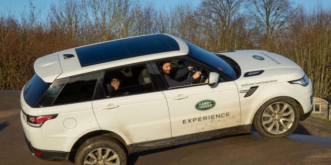 ULTIMATE FAMILY CHRISTMAS AT LAND ROVER EXPERIENCE EASTNOR’S WINTER WONDERLAND
