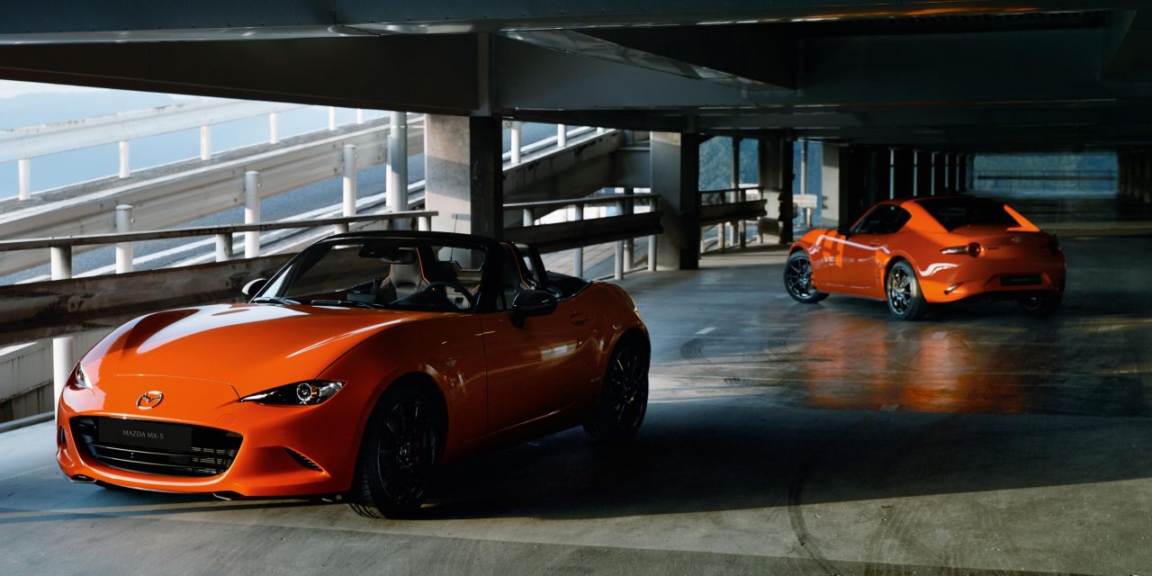 MAZDA UNVEILS MX-5 30TH ANNIVERSARY EDITION IN RACING ORANGE