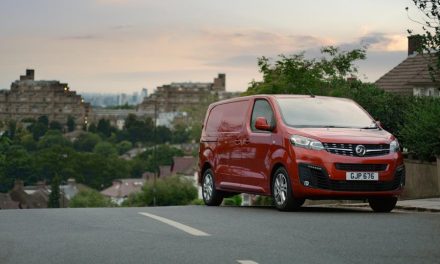 VAUXHALL MOTORS LAUNCHES CAMPAIGN FOR NEW VIVARO