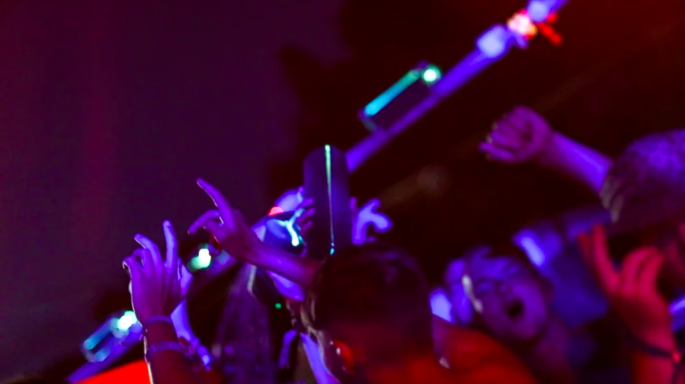 Power Shower – Sony brings world’s first Shower Rave to Benicàssim music festival