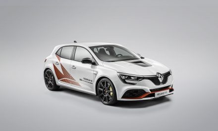 RENAULT REVEALS UK PRICING FOR RECORD-BREAKING MEGANE R.S. TROPHY-R