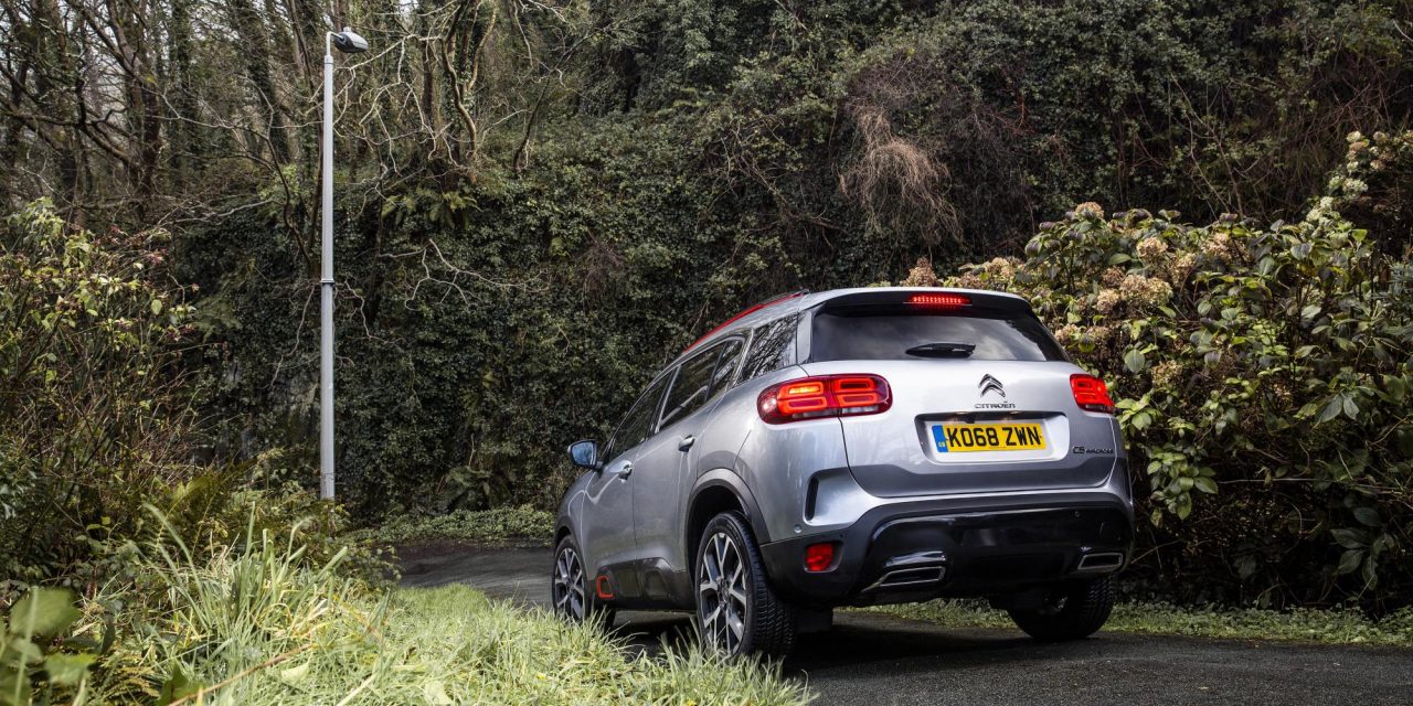 NEW CITROËN C5 AIRCROSS SUV TACKLES THE WORLD’S STEEPEST STREET AND COMES OUT ON TOP