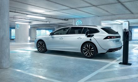 ALL-NEW PLUG-IN HYBRID EVs: PEUGEOT 508 HYBRID AND 508 SW HYBRID COMBINE 225HP PERFORMANCE WITH 217MPG AND 29g/km CO2