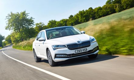 ŠKODA ANNOUNCES SUPERB PRICING AND SPECIFICATION FOR ITS FIRST HYBRID MODEL