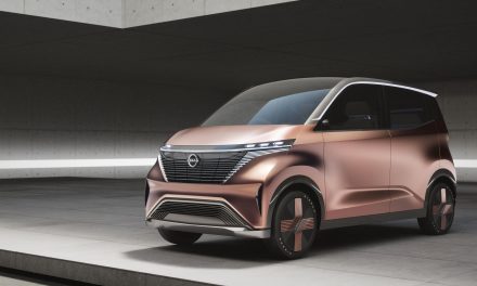 NISSAN UNVEILS IMK CONCEPT EV FOR FASHIONABLE URBAN COMMUTERS