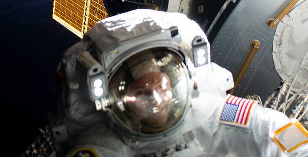 Brad Pitt to Speak with NASA Astronaut on Space Station about Artemis Program