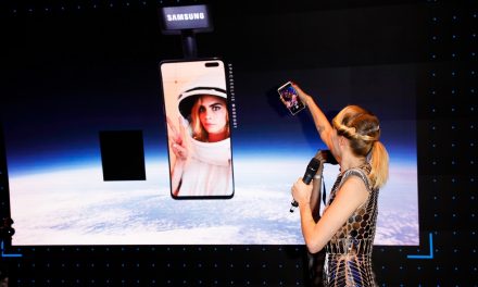 Cara Delevingne and Samsung Together Unveil Their First SpaceSelfie at Star-Studded Event in London