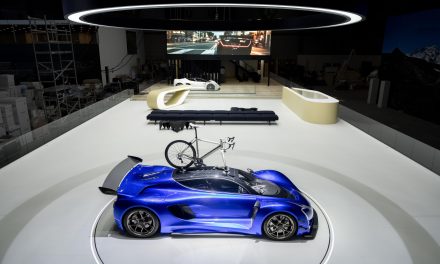 CZINGER ANNOUNCES WORLDWIDE REVEAL PLANS FOR REVOLUTIONARY 21C HYPERCAR