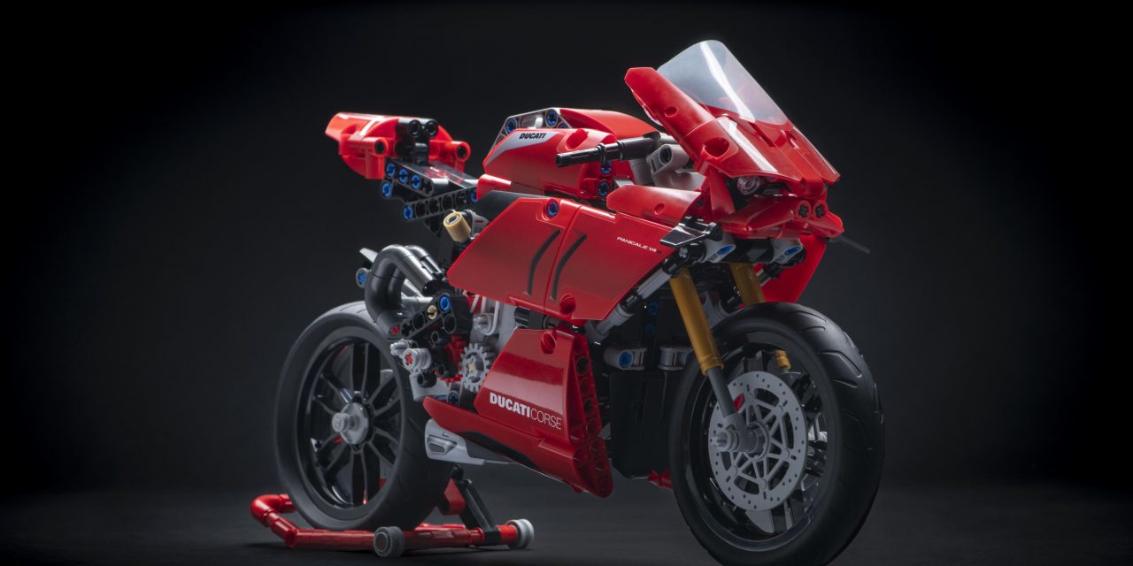 EXCITEMENT AND FUN WITH THE DUCATI PANIGALE V4 R LEGO® TECHNIC™