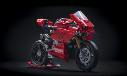 EXCITEMENT AND FUN WITH THE DUCATI PANIGALE V4 R LEGO® TECHNIC™