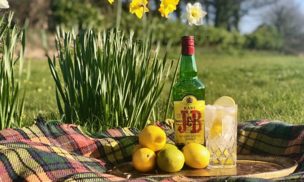 Make your garnishes go further with J&B Rare 🍊🍋