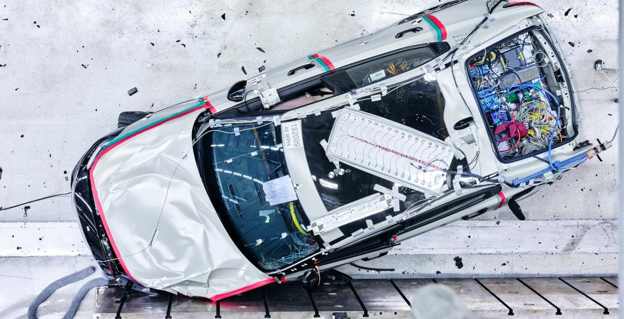 POLESTAR 2 MATCHES ELECTRIC PERFORMANCE WITH HIGH LEVELS OF SAFETY
