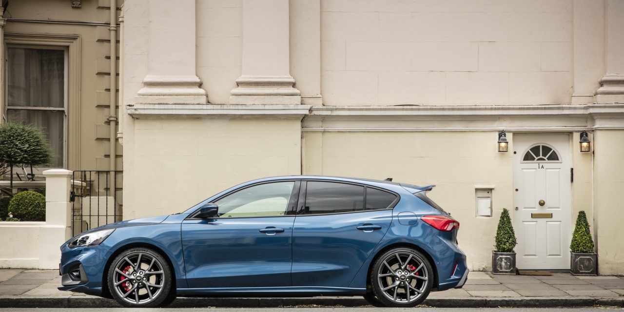 FORD FOCUS ST WITH INTELLIGENT AUTOMATIC TRANSMISSION GOES ON SALE AS DEALER SHOWROOMS REOPEN