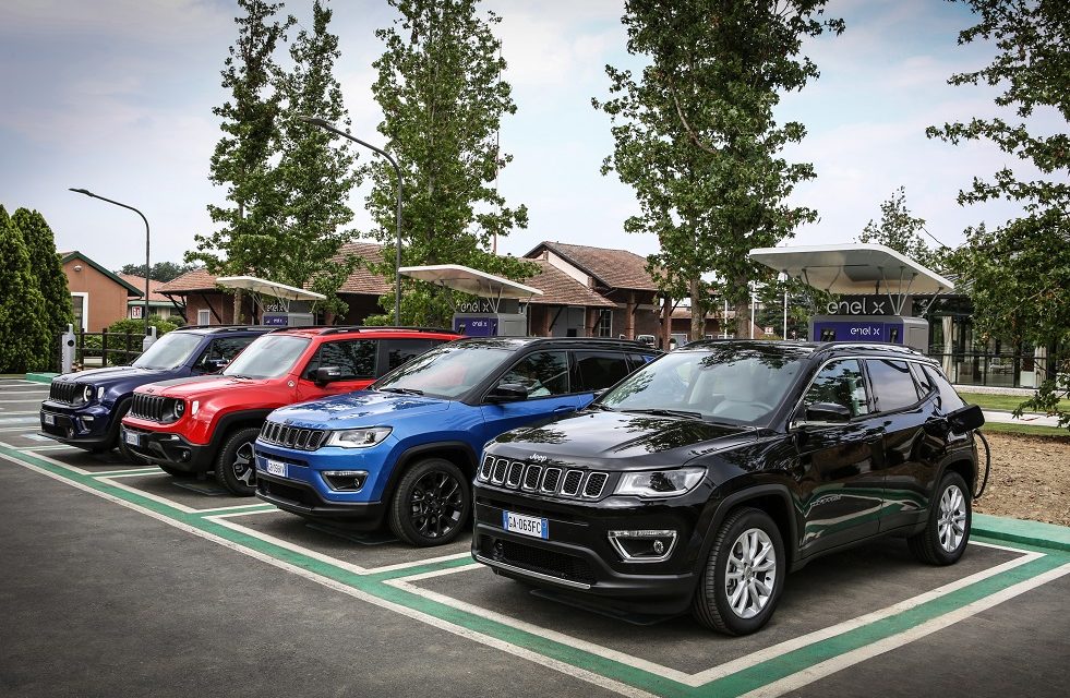 RENEGADE 4XE: THE JEEP® TAKE ON THE PLUG-IN HYBRID
