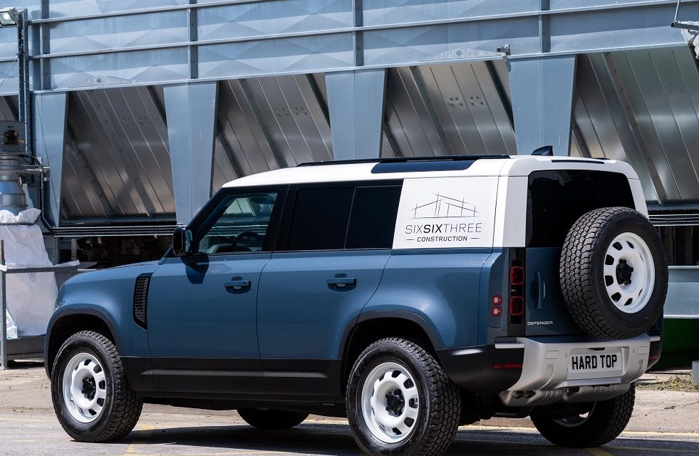 LAND ROVER DEFENDER MEANS BUSINESS AS HARD TOP NAME RETURNS FOR NEW COMMERCIAL MODEL