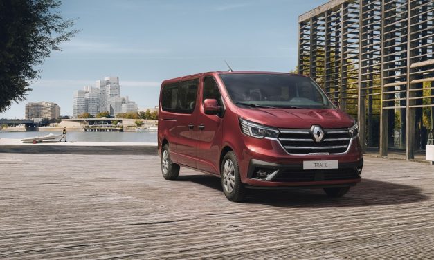 THE NEW RENAULT TRAFIC PASSENGER