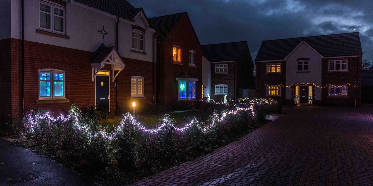 Gloucester neighbours light up street with Christmas countdown