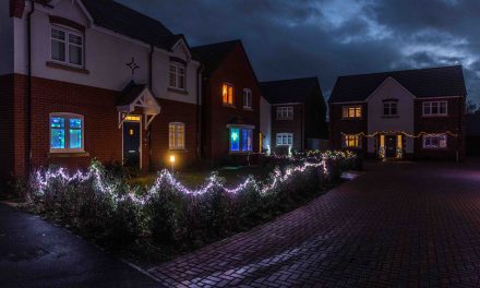 Gloucester neighbours light up street with Christmas countdown