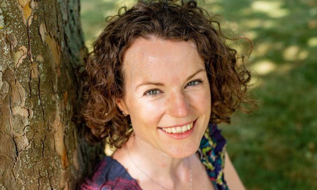 Vicki Renz publishes much-needed journal to support mothers suffering miscarriage.