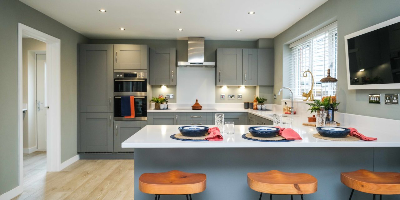LOOK INSIDE THIS £650,000 SHOWHOME IN HAMPTON MAGNA, WARWICK