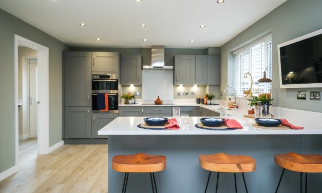 LOOK INSIDE THIS £650,000 SHOWHOME IN HAMPTON MAGNA, WARWICK