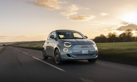 New all-electric Fiat 500 named DrivingElectric’s Car of the Year