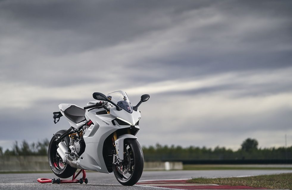 Production of the new SuperSport 950 gets underway in Borgo Panigale
