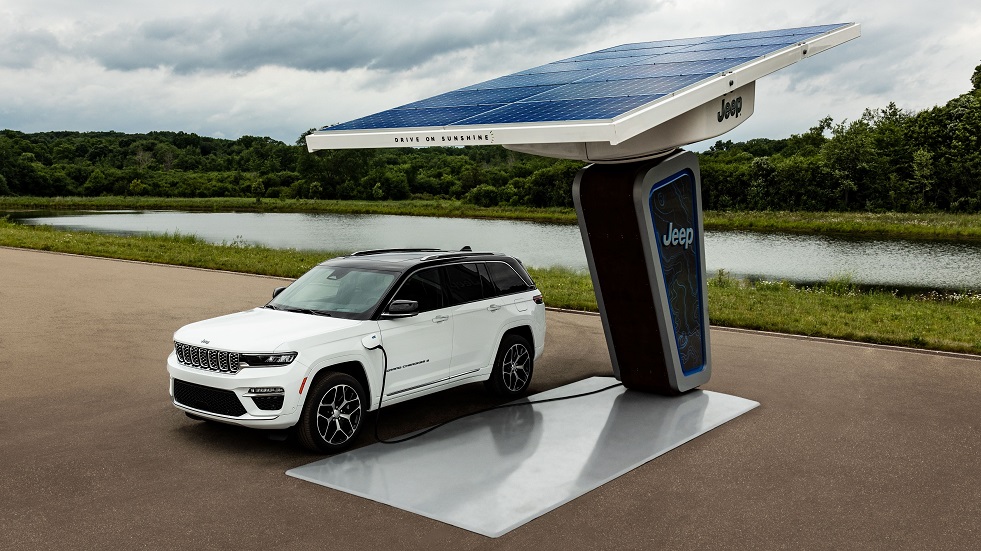 Jeep® Reveals First Images of All-new 2022 Electrified Jeep Grand Cherokee 4xe