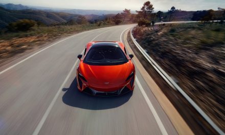 McLaren Artura makes its Italian debut at the first edition of the Milano Monza open-air motor show