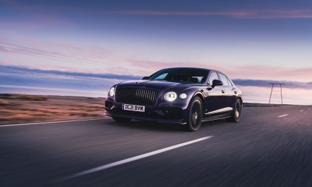 Flying Spur Hybrid crosses Iceland on renewable energy