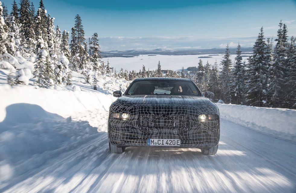 Endurance test on ice and snow: The BMW i7 undergoes driving dynamics testing at the polar circle