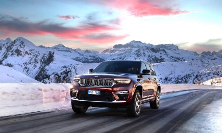 Jeep® Grand Cherokee 4xe now available to pre-order in the UK