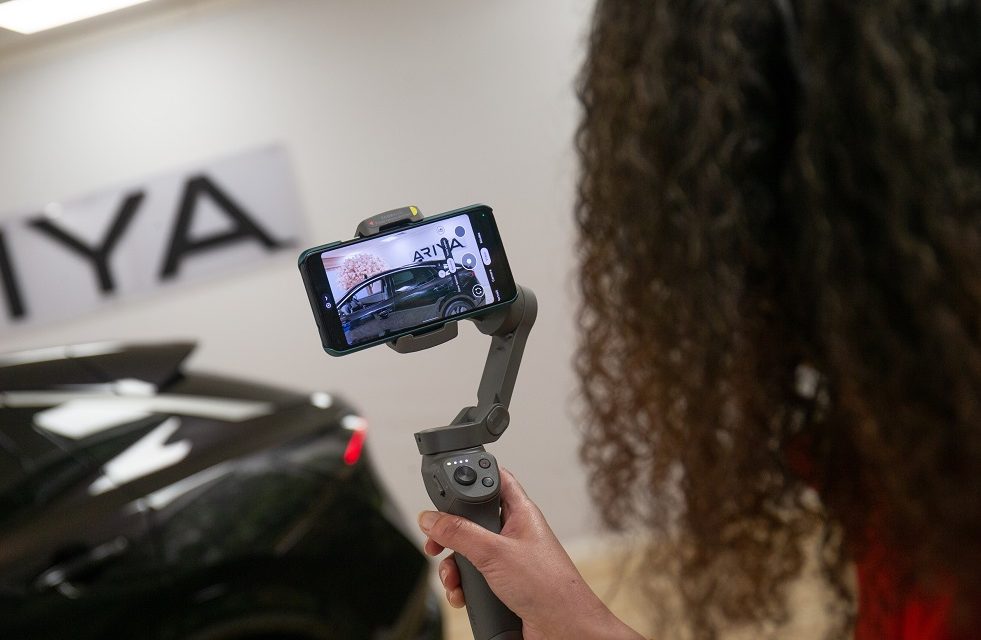 The high-tech Live Showroom that lets customers connect direct with Nissan from their home or office