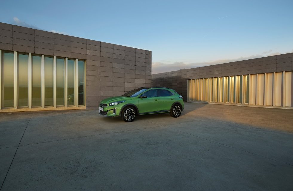 KIA XCeed gets refreshed design, enhanced tech and powerful GT-line trim