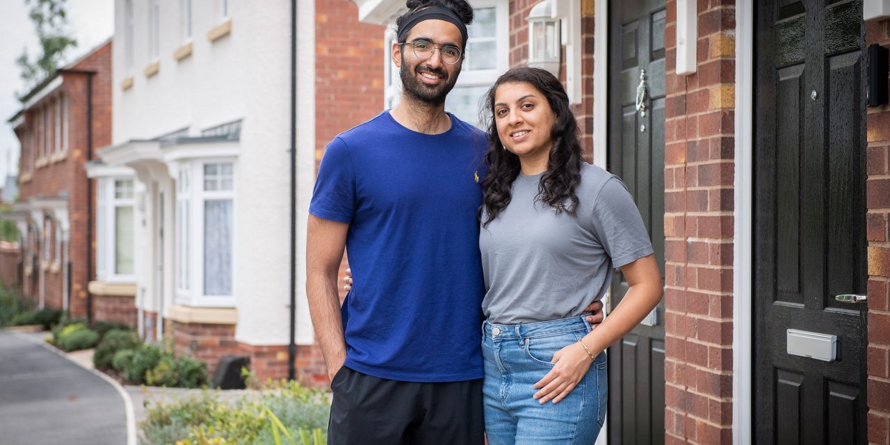 Here comes the bride! Bishop’s Itchington couple purchase their marital home at Warwickshire development