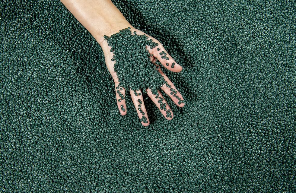 Revolution in the car industry: Parts made from recycled fishing nets