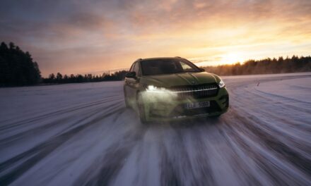 Škoda Enyaq iV vRS slides into GUINNESS WORLD RECORDS™ titles with incredible 7.351 km ice drift
