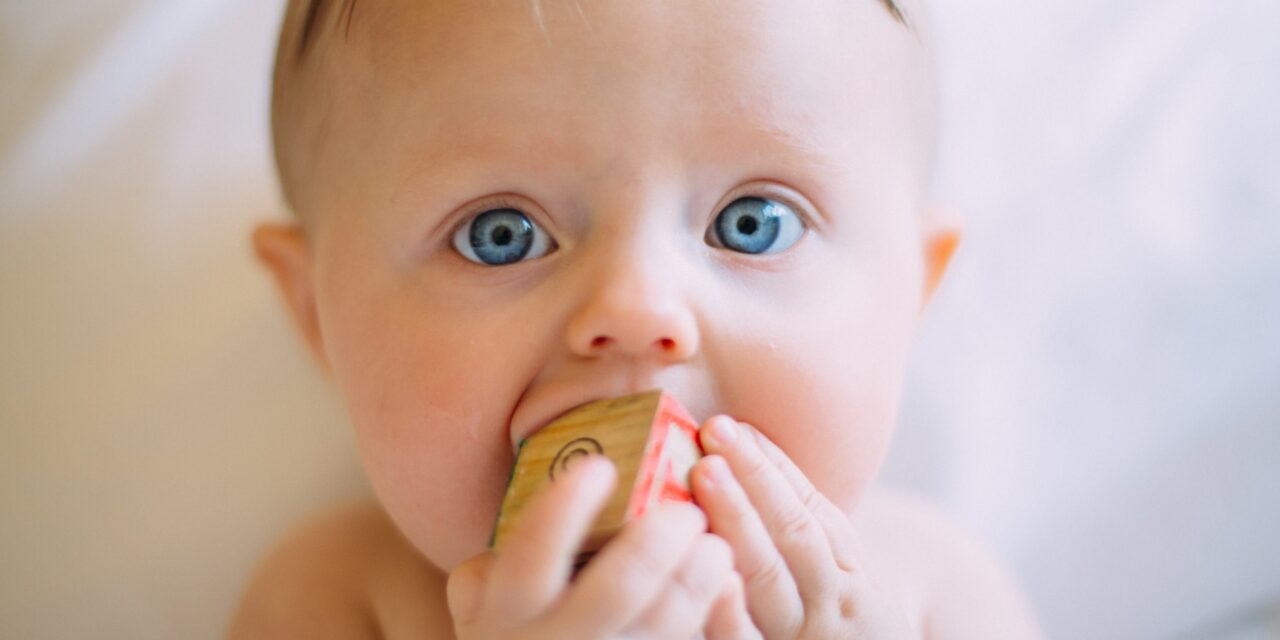 What are popular names for babies this year