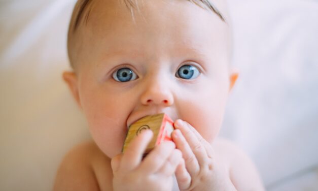 What are popular names for babies this year