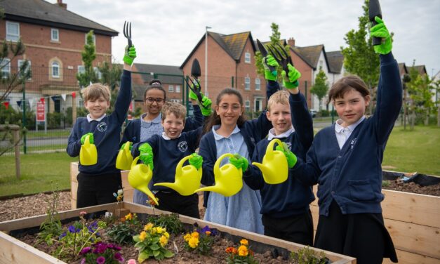 Warwickshire homebuilder helps pupils to dig in to Children’s Gardening Week