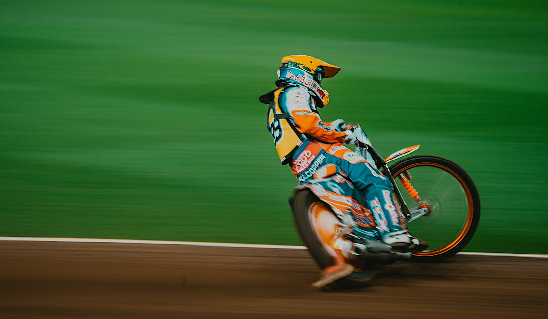 What are the rules of Speedway Racing?