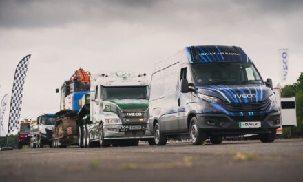 IVECO eDaily tows over 153 tonnes to claim Guinness World Record™