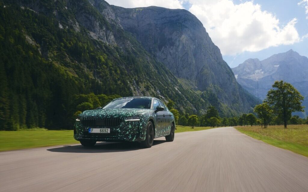 The fourth generation of the Škoda Superb will once again offer a hatchback
