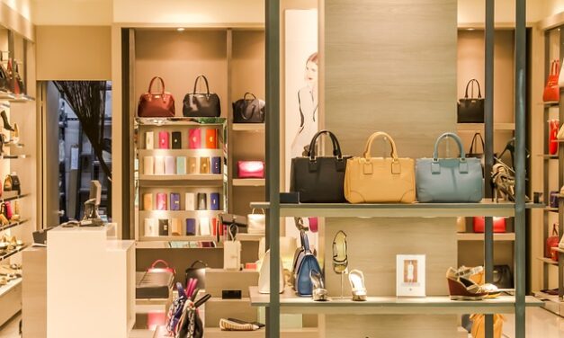 Things to do at a shopping center this Christmas?