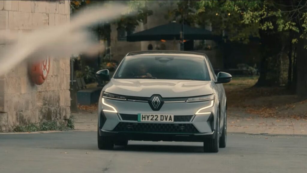 Renault Scenic Vision delivers an electrifying performance in hit Netflix series ‘Bodies’
