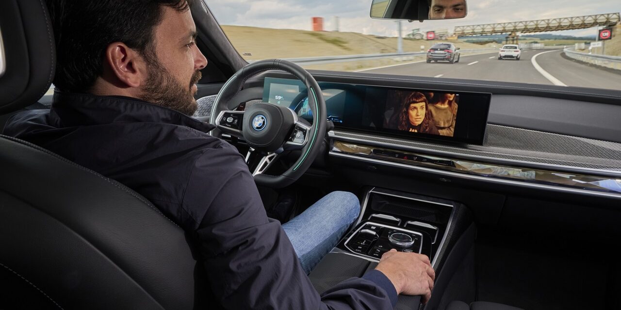 Level 3 highly automated driving available in the new BMW 7 Series from next spring